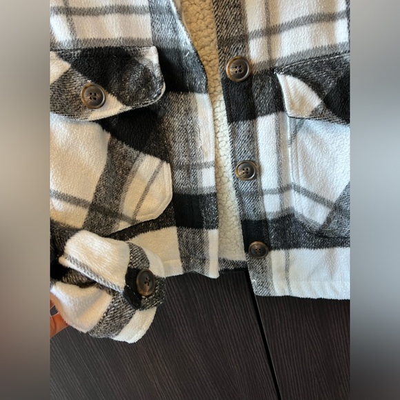 Sherpa Lined Plaid Shacket - Picture 4 of 4